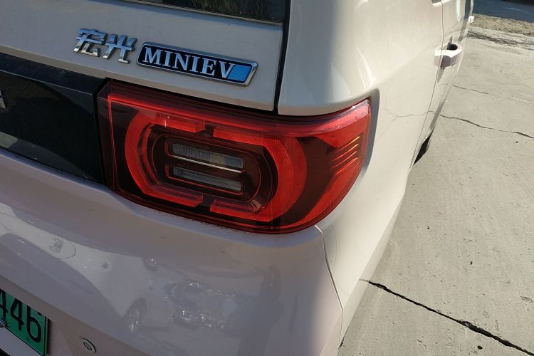 五菱汽车 宏光MINIEV 2021款 马卡龙臻享款 磷酸铁锂车身外观9