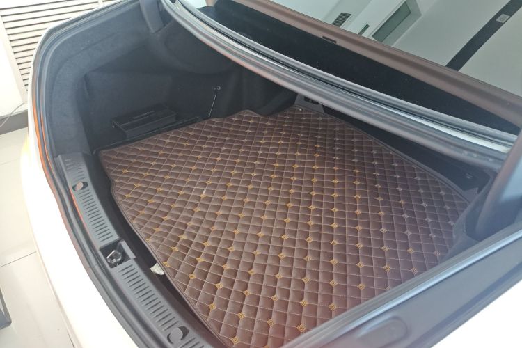 奔驰E级 2019款 E 260 L 运动型机舱底盘23