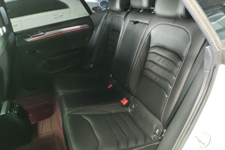 一汽-大众CC 2020款 330TSI 魅颜版 国VI中控内饰7004