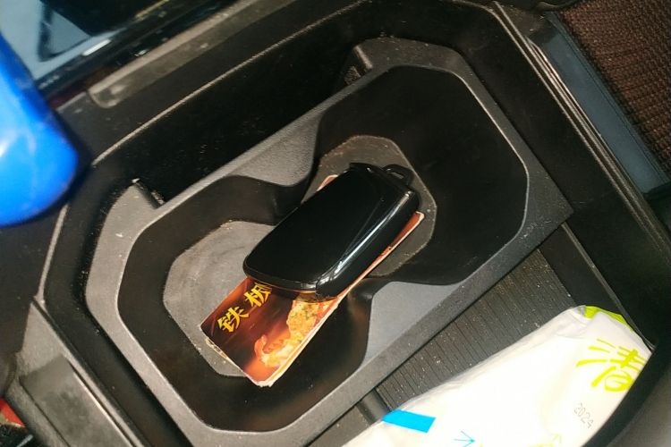 东风风神 皓瀚 2023款 DH-i 1.5T 豪华版中控内饰7001