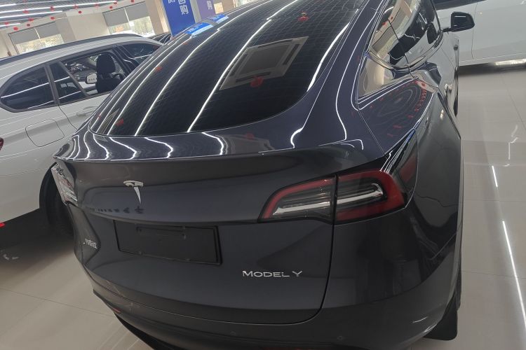 特斯拉 Model Y 2021款 标准续航后驱版车身外观6