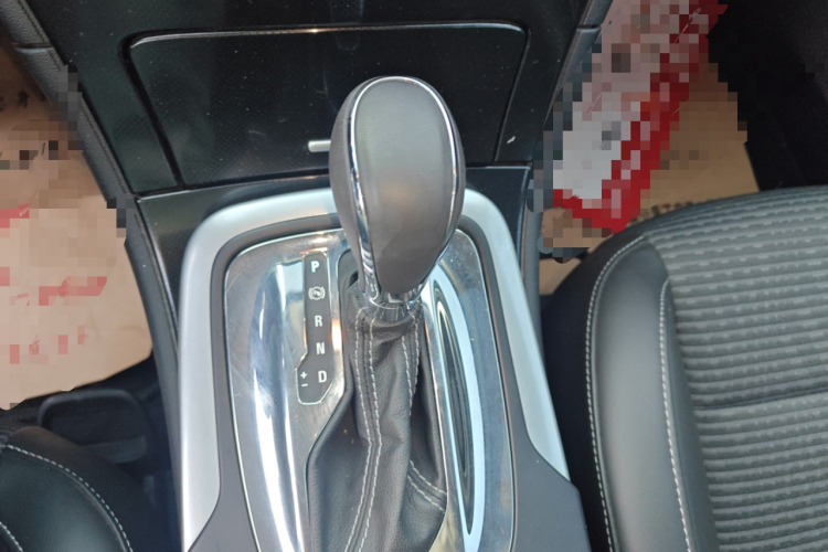 别克 君威 2015款 1.6T 领先技术型中控内饰18