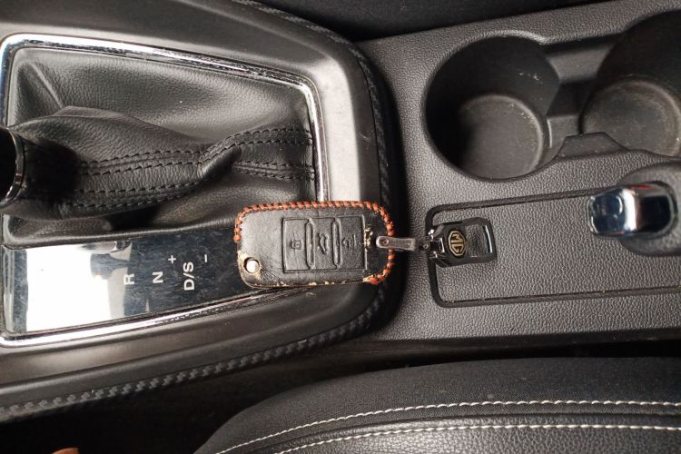 名爵ZS 2017款 1.5L 自动豪华版中控内饰11