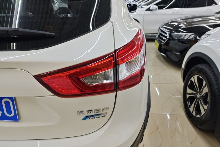 日产 逍客 2017款 2.0L CVT精英版 国V车身外观6006