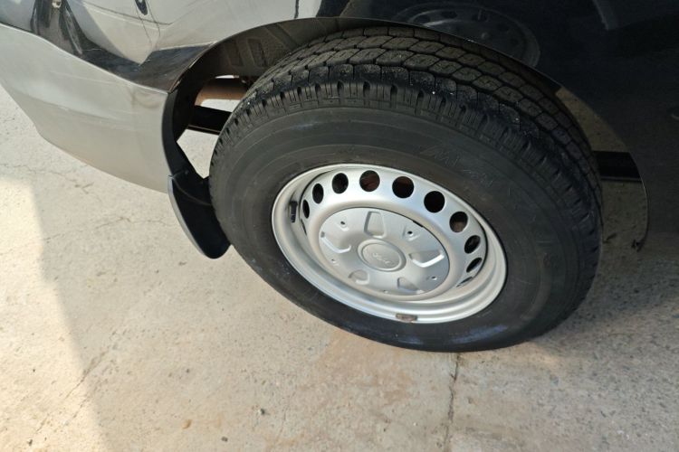 福特 全顺 2019款 2.0T柴油多功能商用车中轴中顶6座国VI车身外观6008