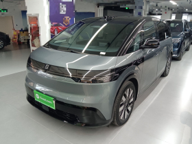 极氪MIX 2025款 长续航智驾版