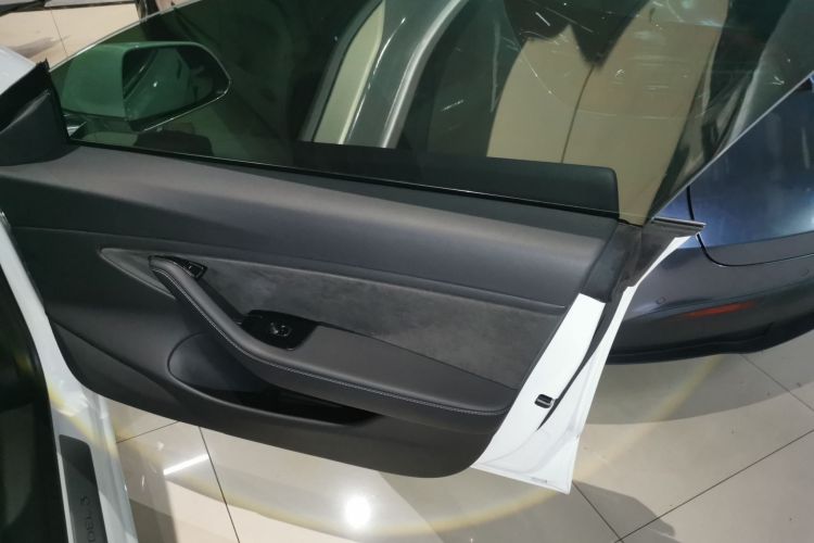 特斯拉 Model 3(进口) 2019款 长续航全轮驱动版中控内饰7005