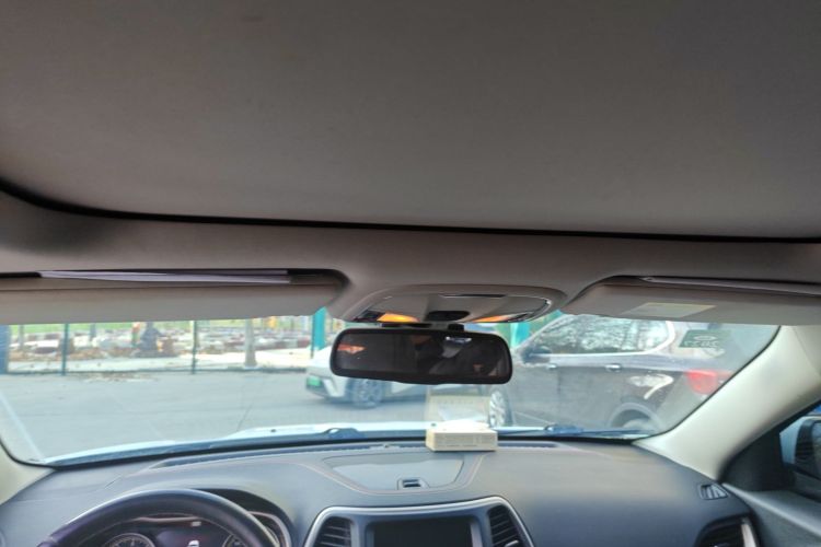 Jeep 自由光 2016款 2.4L 75周年致敬版中控内饰22