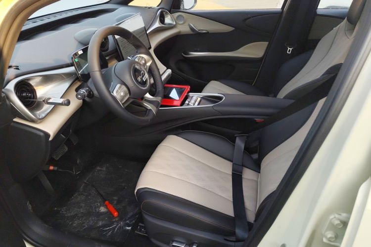 比亚迪 海豚 2025款 420km 自由版中控内饰19