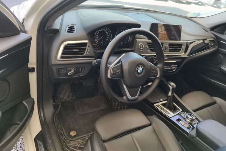 宝马1系 2017款 118i 设计套装型中控内饰7003