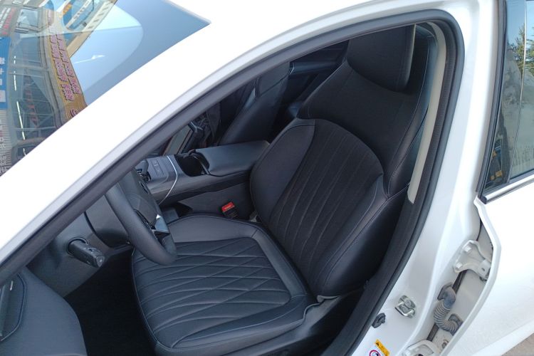 长安 逸动 2024款 1.5T GDI自动 旗舰型中控内饰19