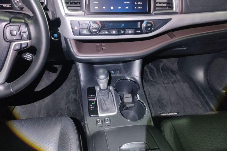 丰田 汉兰达 2021款 2.0T 四驱豪华版 7座局部细节18