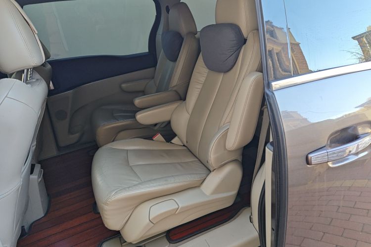 别克GL8 2014款 3.0L GT豪华商务豪雅版中控内饰7004