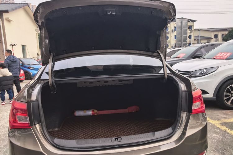 别克 英朗 2017款 15N 自动进取型机舱底盘23