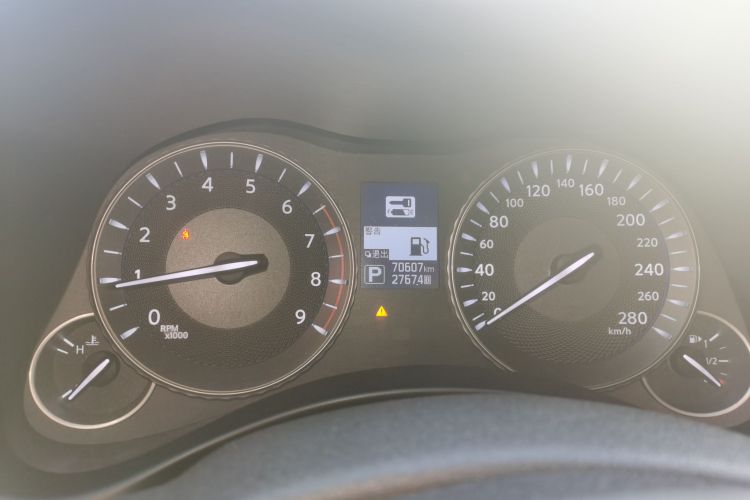 英菲尼迪Q70 2019款 Q70L 2.0T 悦享版中控内饰14