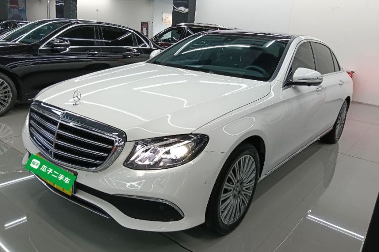 奔驰E级 2020款 E 300 L 豪华型车身外观1