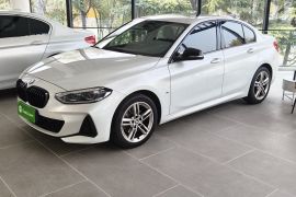 宝马1系 2021款 改款 120i M运动曜夜版