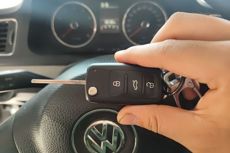 大众 朗逸 2013款 1.6L 自动舒适版中控内饰7001