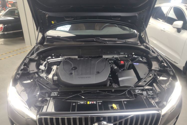 沃尔沃XC60 2024款 B5 四驱智远豪华版机舱底盘24