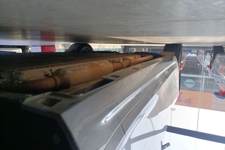 哪吒汽车 哪吒S 2022款 增程版 1160km 后驱小版局部细节9001