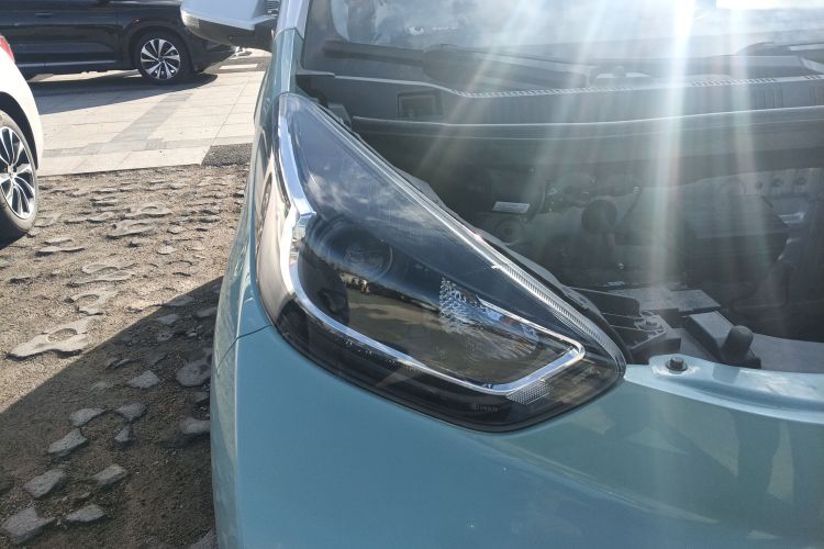 奇瑞 小蚂蚁 2022款 改款 甜粉款 半糖版 三元锂 30.6kWh 30kW 301km车身外观8