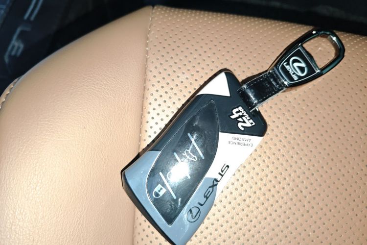 雷克萨斯ES 2020款 200 卓越版中控内饰7001