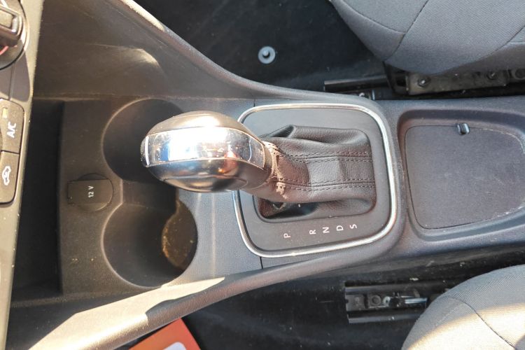 大众 Polo 2016款 1.4L 自动风尚型中控内饰18