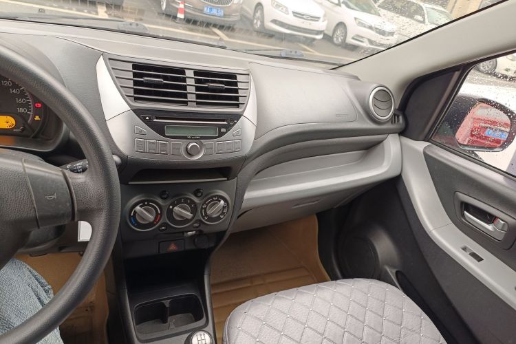 铃木 奥拓 2013款 1.0L 手动豪华型中控内饰16