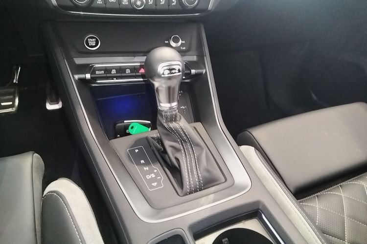 奥迪Q3 2024款 40 TFSI 时尚动感型中控内饰18