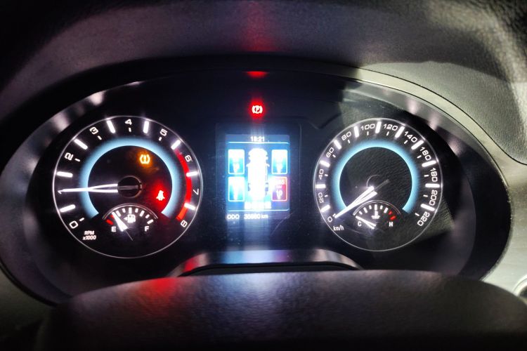 哈弗H2 2014款 1.5T 手动两驱精英版中控内饰14