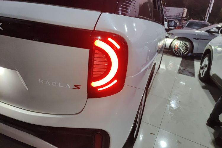 ARCFOX极狐 极狐考拉S 2024款 AIR车身外观9