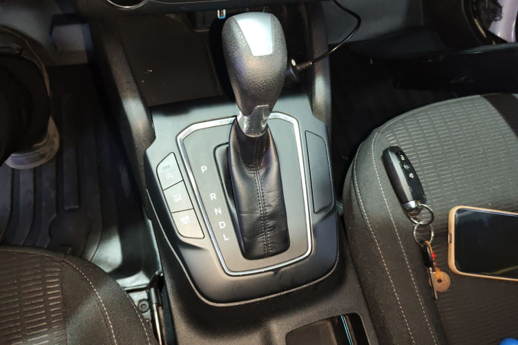 福特 福克斯 2020款 三厢 1.5L 自动锋跃型中控内饰18