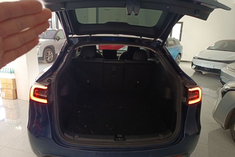 特斯拉 Model Y 2022款 长续航全轮驱动版局部细节23