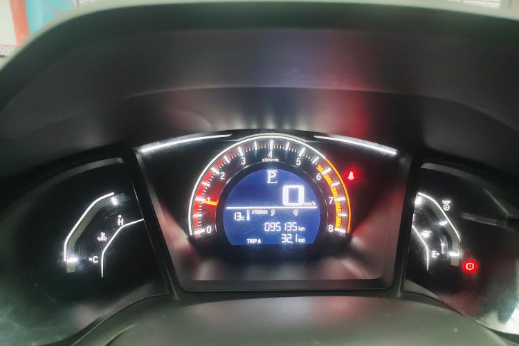 本田 思域 2016款 180TURBO CVT舒适版中控内饰14