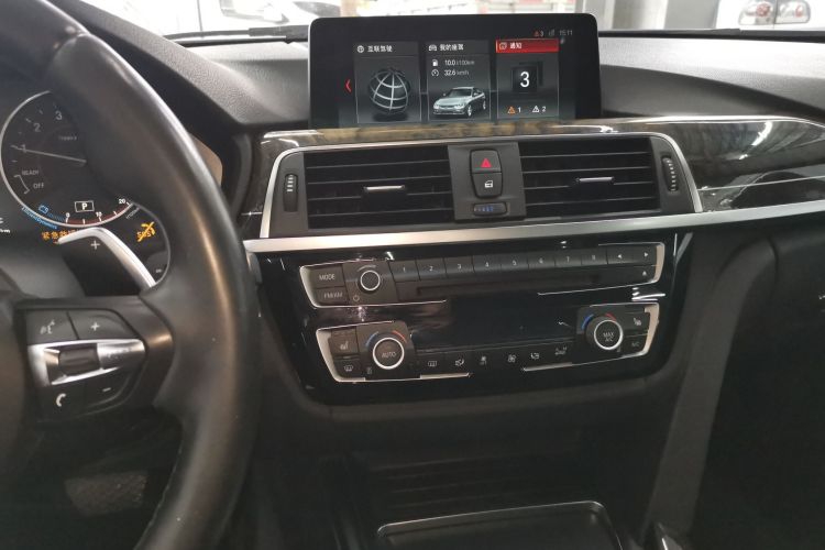 宝马3系 2017款 330Li M运动型中控内饰16