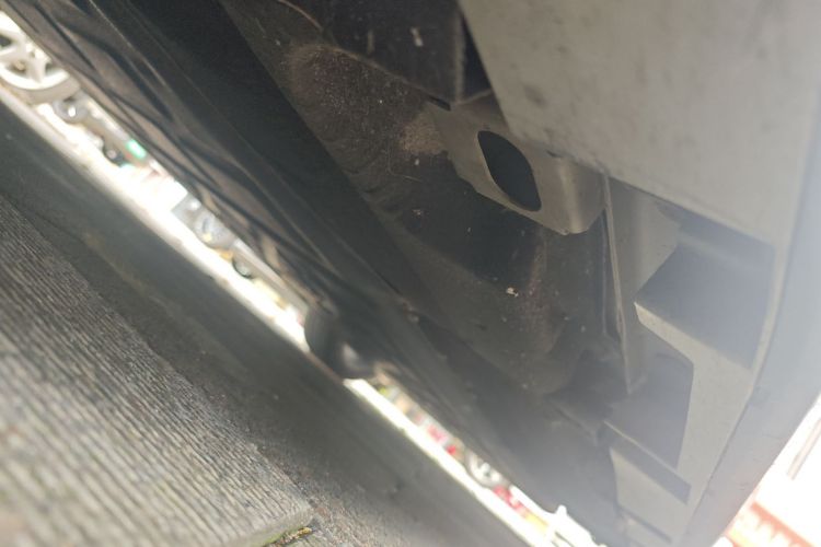 埃安 AION S Plus 2023款 80 科技版 三元锂局部细节9004