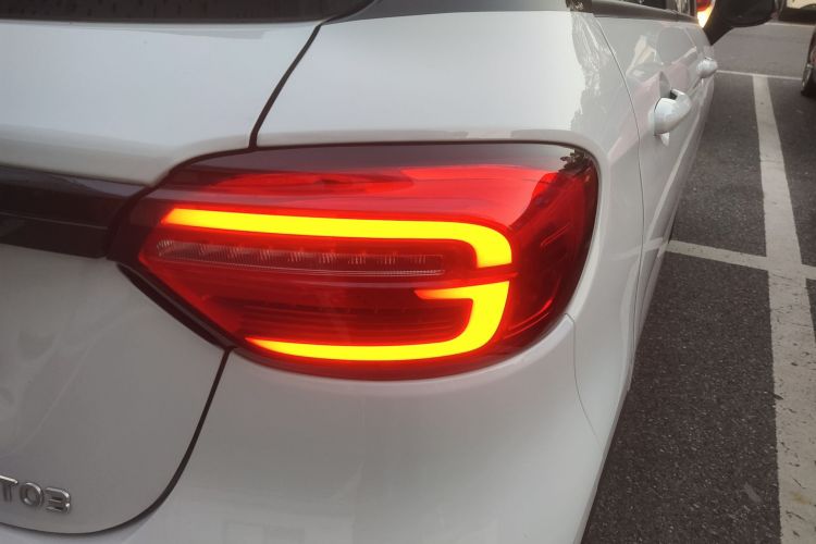 零跑汽车 零跑T03 2025款 310舒享版车身外观9