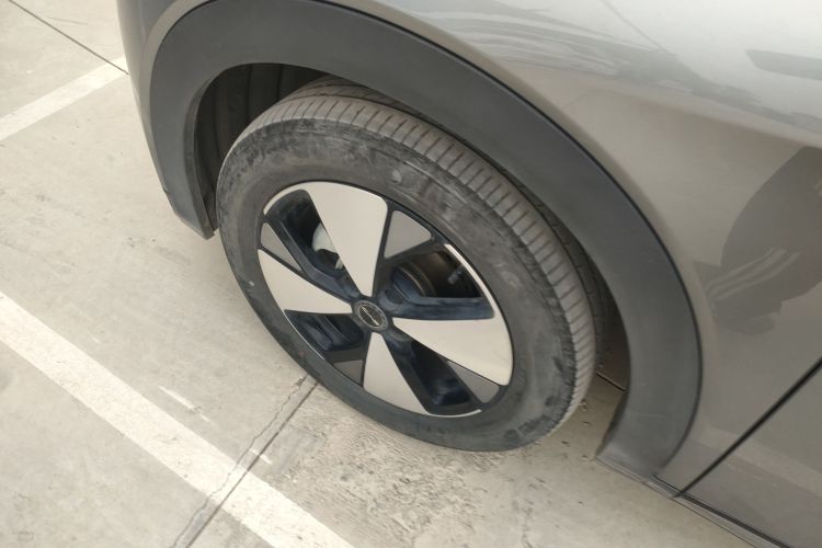 比亚迪 海豚 2023款 420km 自由版车身外观35