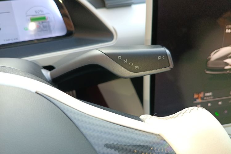 特斯拉 Model 3 2022款 Performance高性能全轮驱动版中控内饰18