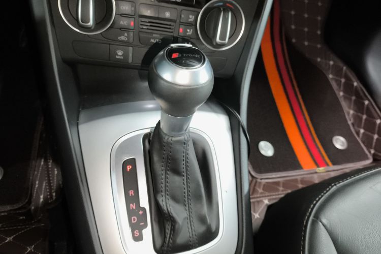 奥迪Q3 2018款 30 TFSI 时尚型典藏版中控内饰18