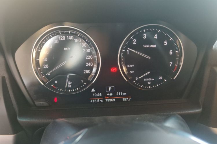 宝马1系 2018款 118i 时尚型中控内饰14