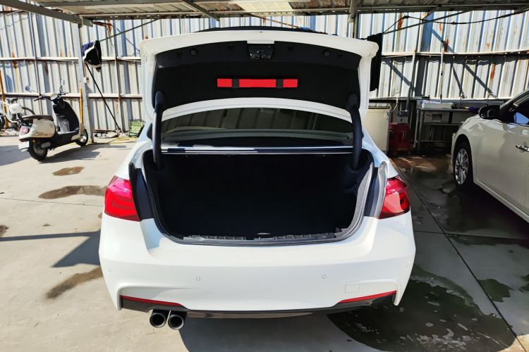 宝马3系 2018款 320Li M运动曜夜版局部细节23