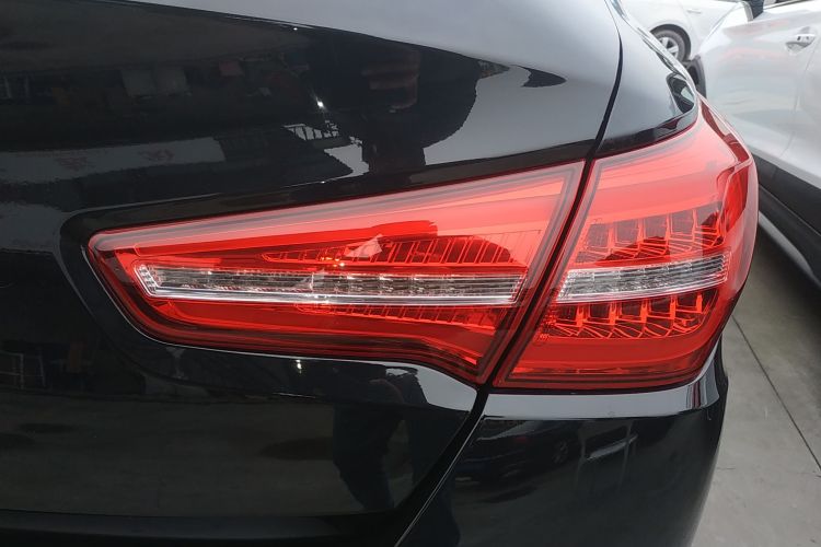 红旗H5 2020款 1.5T DCT旗韵版车身外观6006