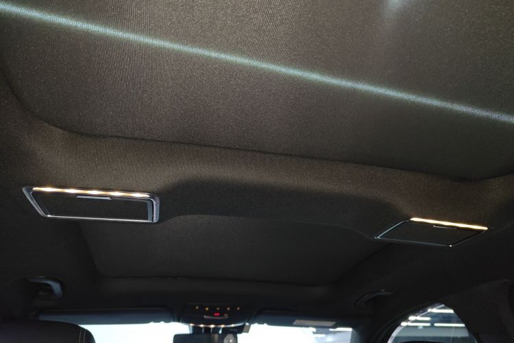 奔驰GLC 2020款 改款 GLC 260 L 4MATIC 动感型中控内饰22