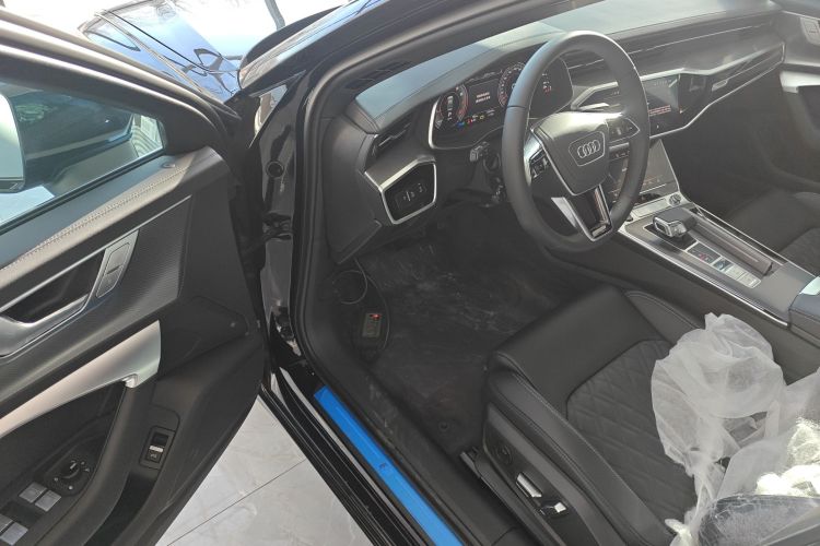 奥迪A6L 2025款 45 TFSI 臻选动感型中控内饰20