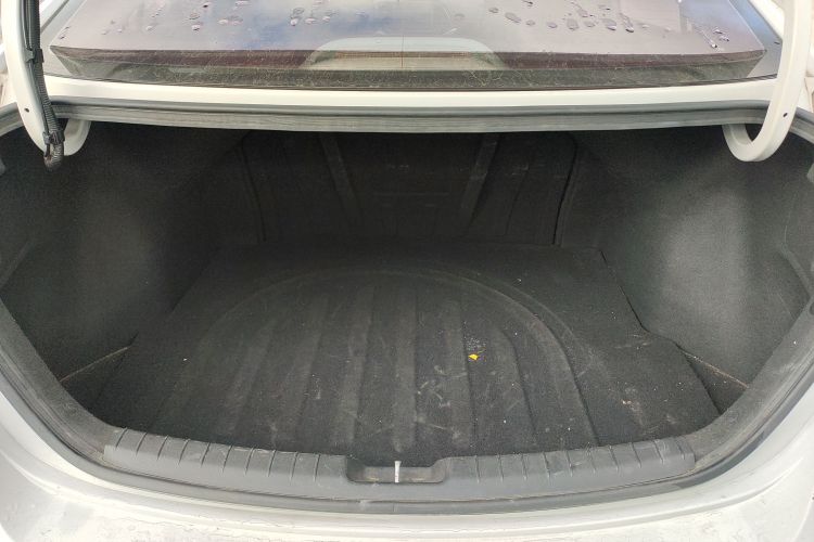 现代 领动 2016款 1.6L 自动智炫·精英型机舱底盘23