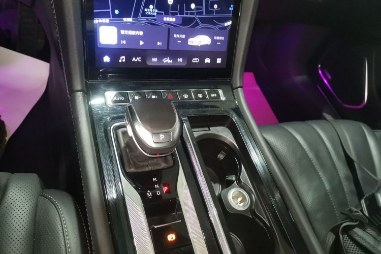 红旗H5 2023款 2.0T 自动智联旗畅版中控内饰18