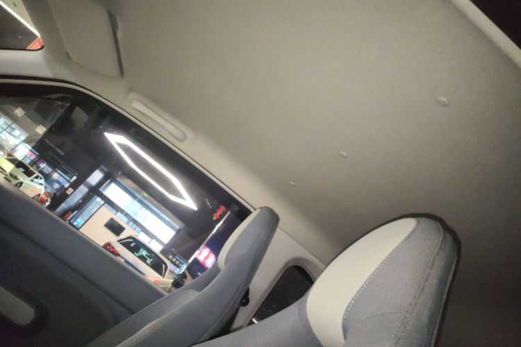 奔腾小马 2025款 222km 灵动马中控内饰22