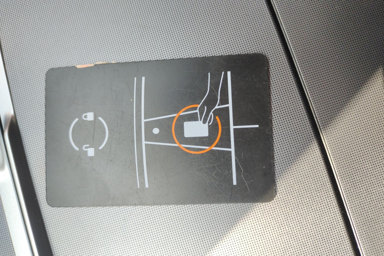 特斯拉 Model 3 2023款 长续航全轮驱动版中控内饰7001