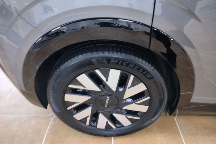 极氪MIX 2025款 长续航智驾版车身外观6008